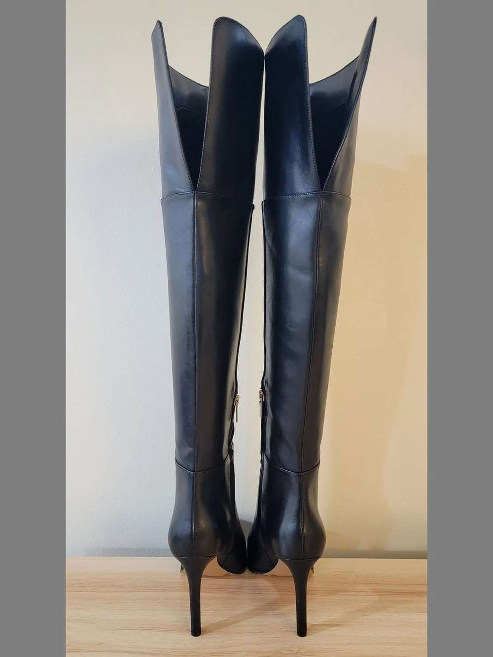 Vince Camuto sophisticated black